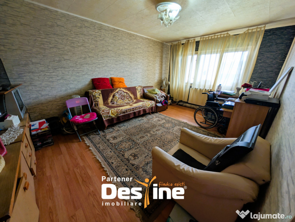 4 camere decomandat 81 mp 2 băi cu geam Parter centrală te