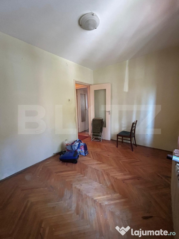 Apartament cu 4 camere, 82mp, zona Dambu