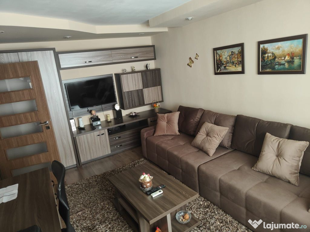 Apartament 2 camere zona Casa de Cultura