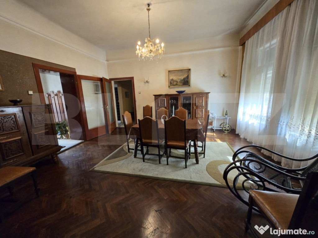 Casa individuala cu 4 camere,581mp,zona centrala,Sebes