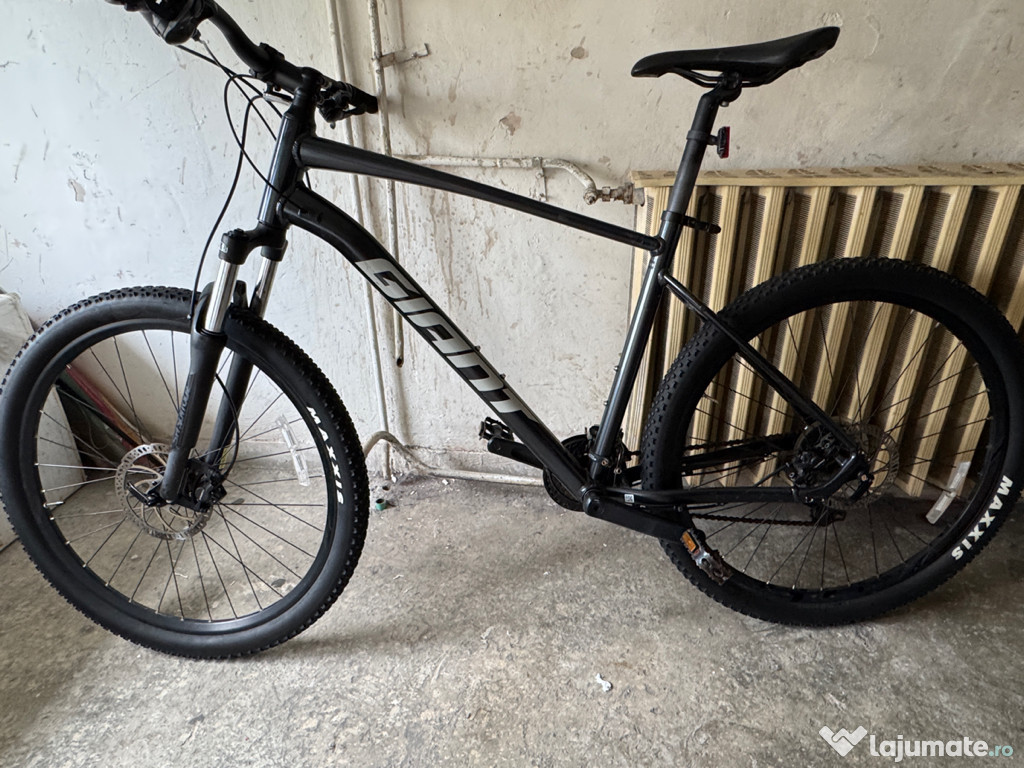 Bicicletă MTB Giant Talon 3 – mărime L, roți 27.5”