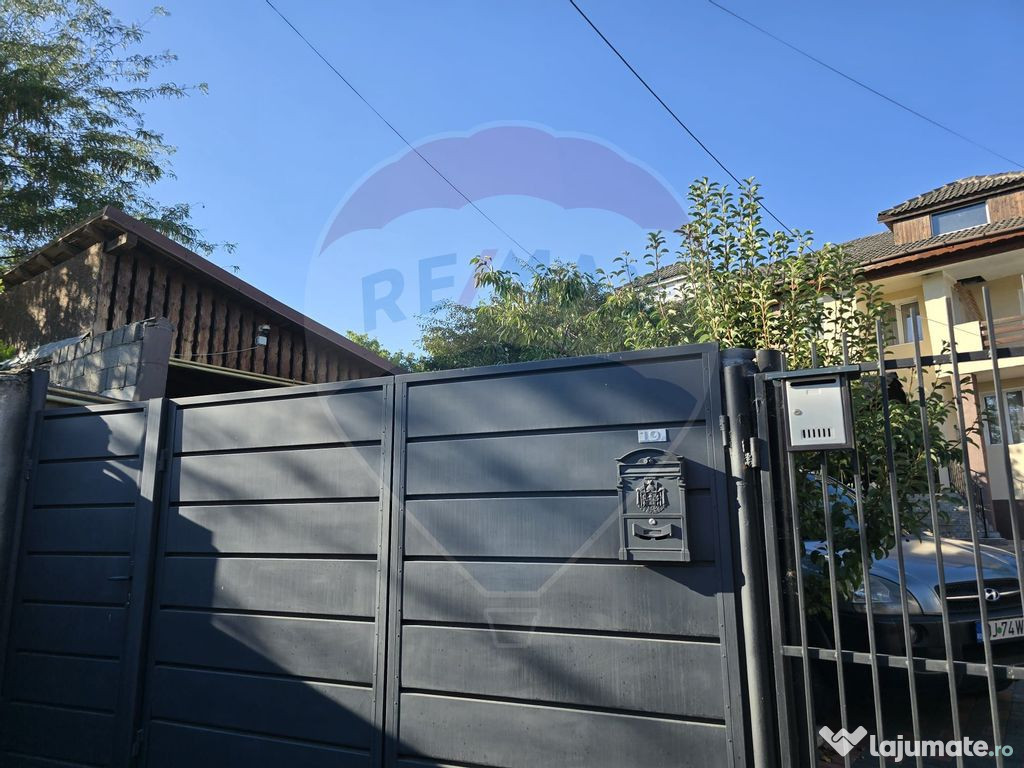 Casă / Vilă cu 5 camere de vânzare în zona George Enescu