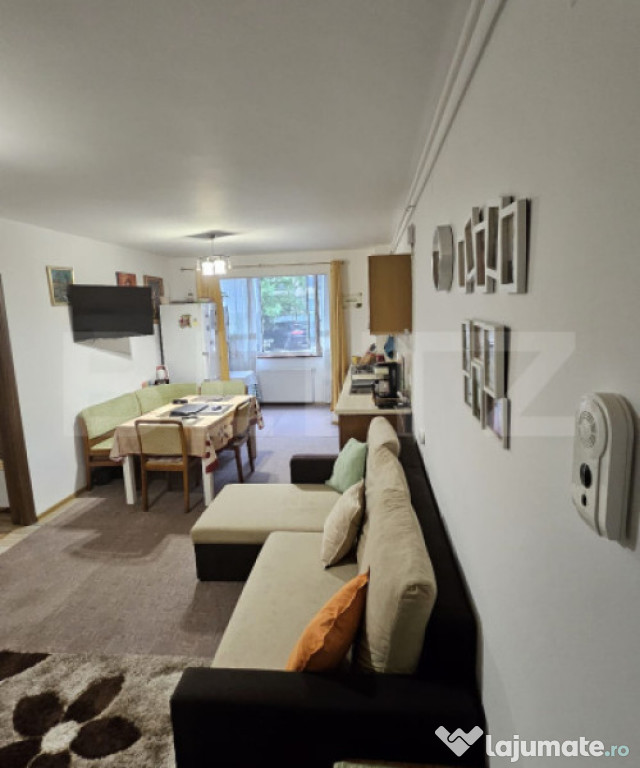 Apartament semidecomandat cu 3 camere, 67 mp, parcare inclus