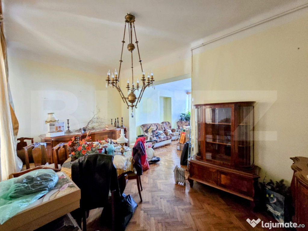 Apartament , et intermediar, 92 mp utili, cladire istorica,