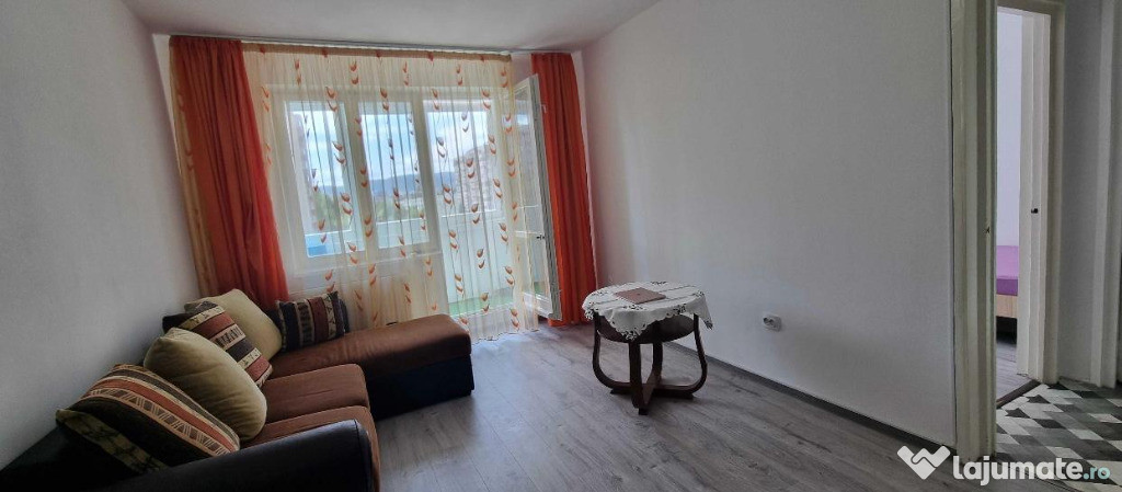 Apartament 2 camere, semidecomandat - zona Centru Civic