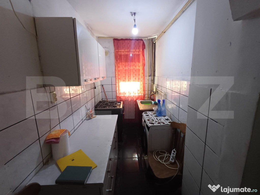 Apartament cu 2 camere, 34 mp, decomandat, zona Olari