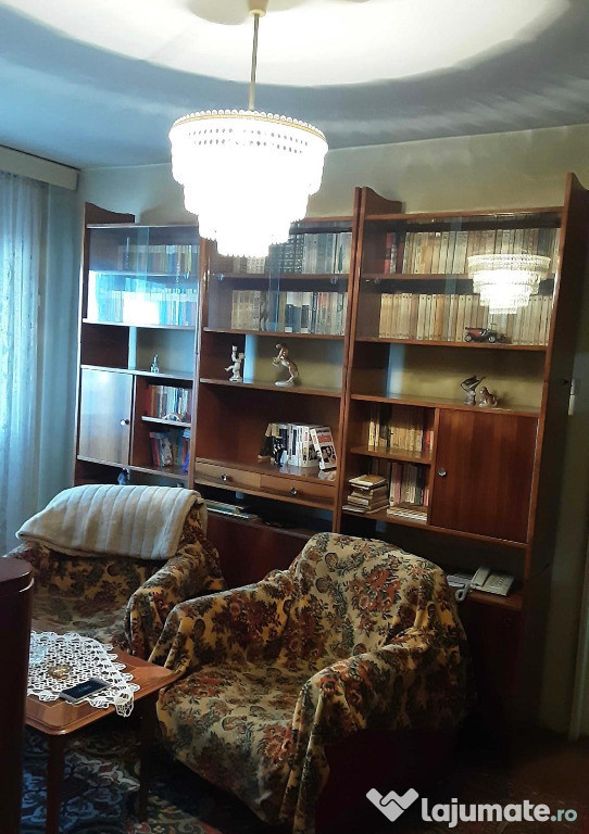 Apartament 2 camere, semidecomandat - zona Garii