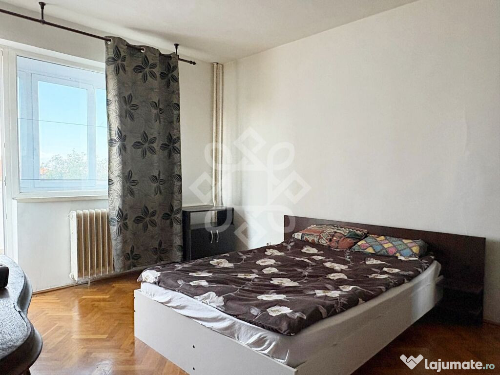 Apartament decomandat cu 3 camere, bd. Magheru Oradea