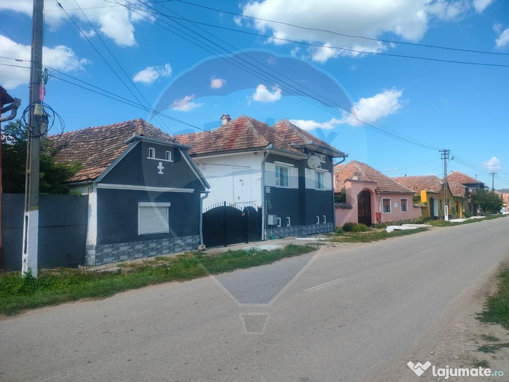 Casă la tara in satul Retis, comuna Bradeni, aproape de ...