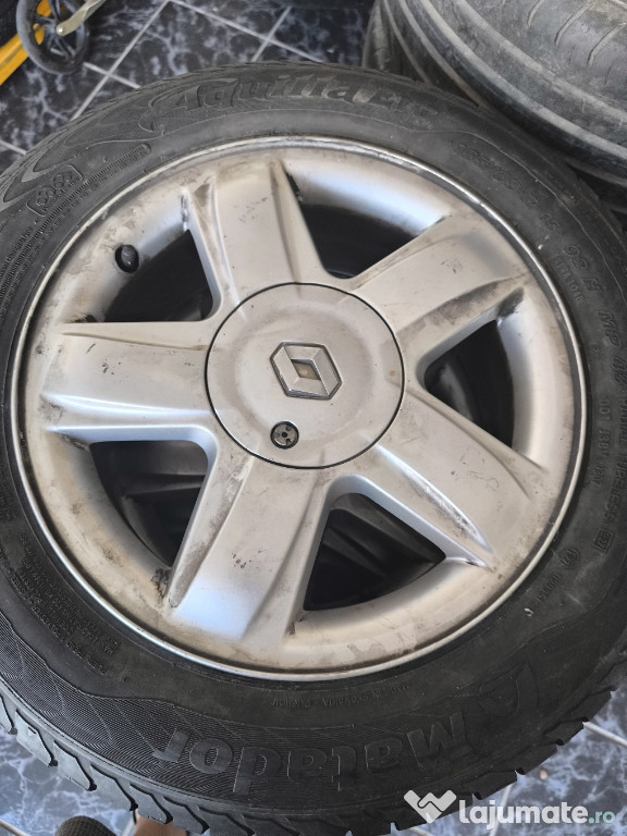 Janta Aluminium cu Cauciucuri de Iarna pentru Renault