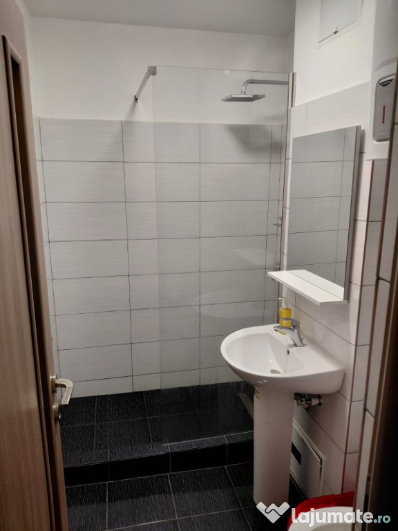 Garsoniera,etaj 1,zona Tatarasi