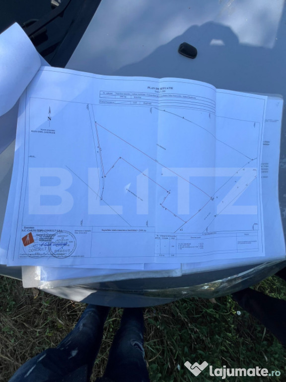 Teren intravilan de vânzare – 2.000 mp, deschidere 30 m