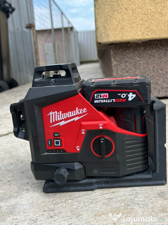 Vând laser Milwauke
