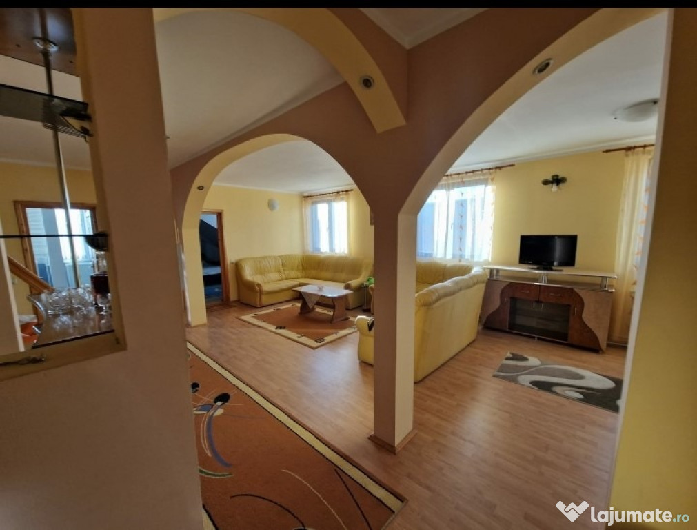 Apartament cu 3 Camere Decomandate Zona Ultracentrala