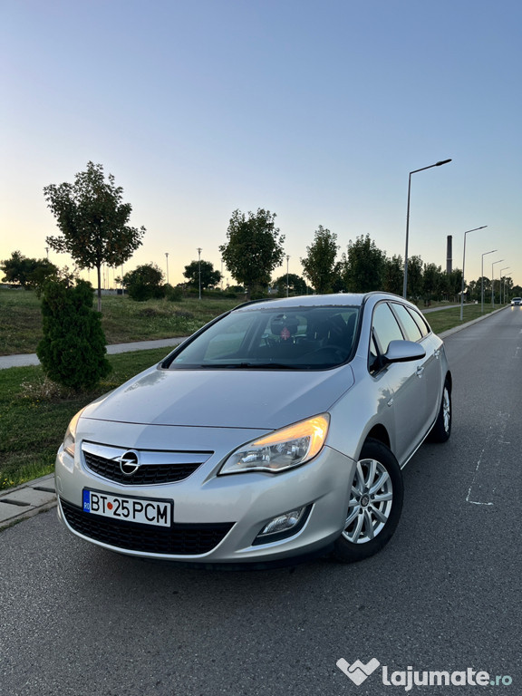 Opel Astra J Sports Tourer