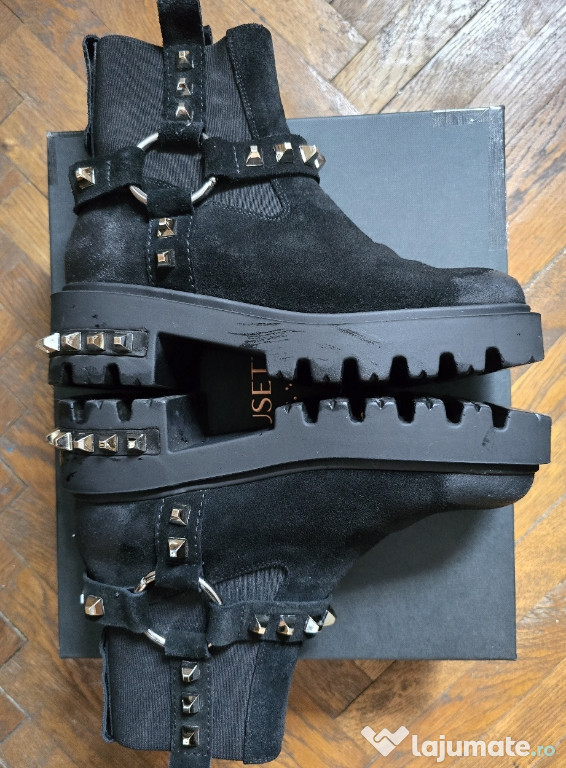 Ghete piele Musette