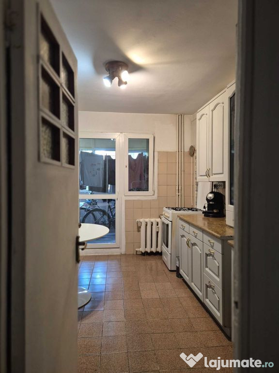 Apartament 4 camere decomandat Berceni Piata Sudului