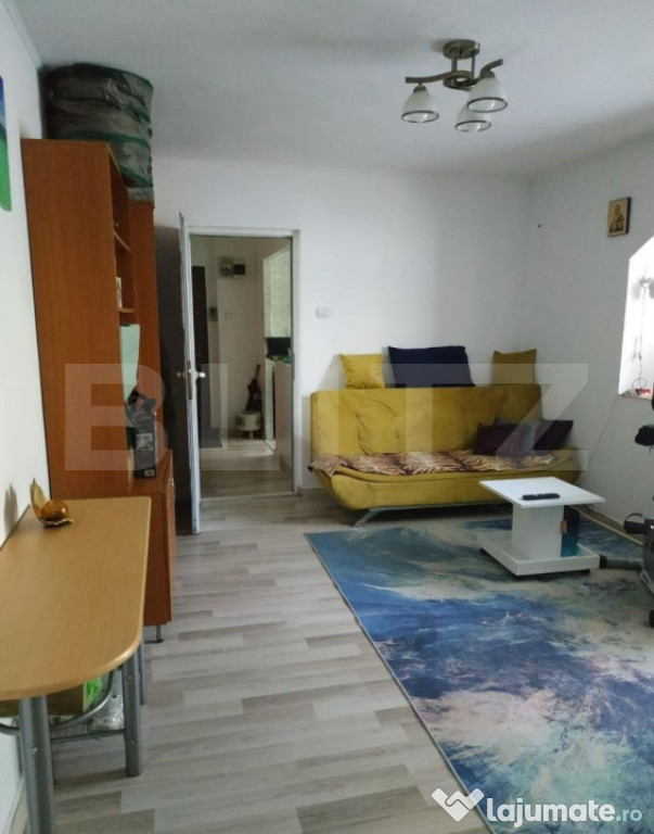 Apartament 3 camere | Semidecomandat | Podu Roș