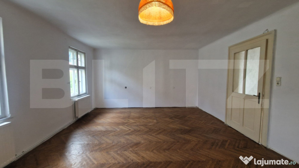 Apartament in casa, cu intrare separata si curte individuala