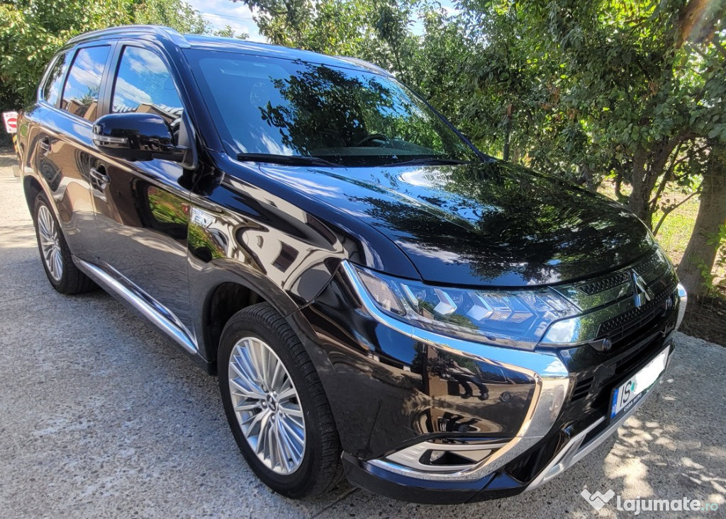 Mitsubishi Outlander INSTYLE PHEV 4WD FULL PLUG IN HYBRID Noiembr 2020