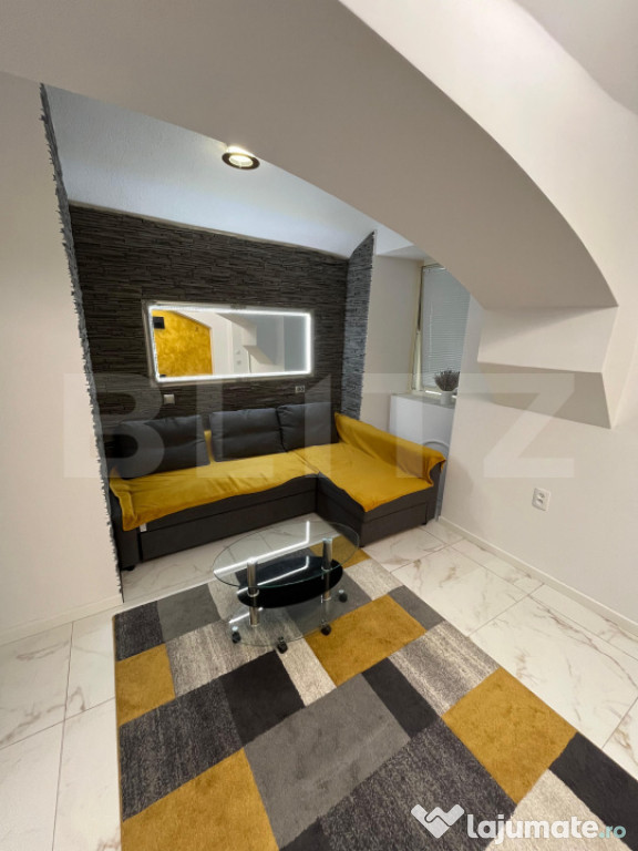 Apartament de vanzare, cu 2 camere, cu terasă și parcare,
