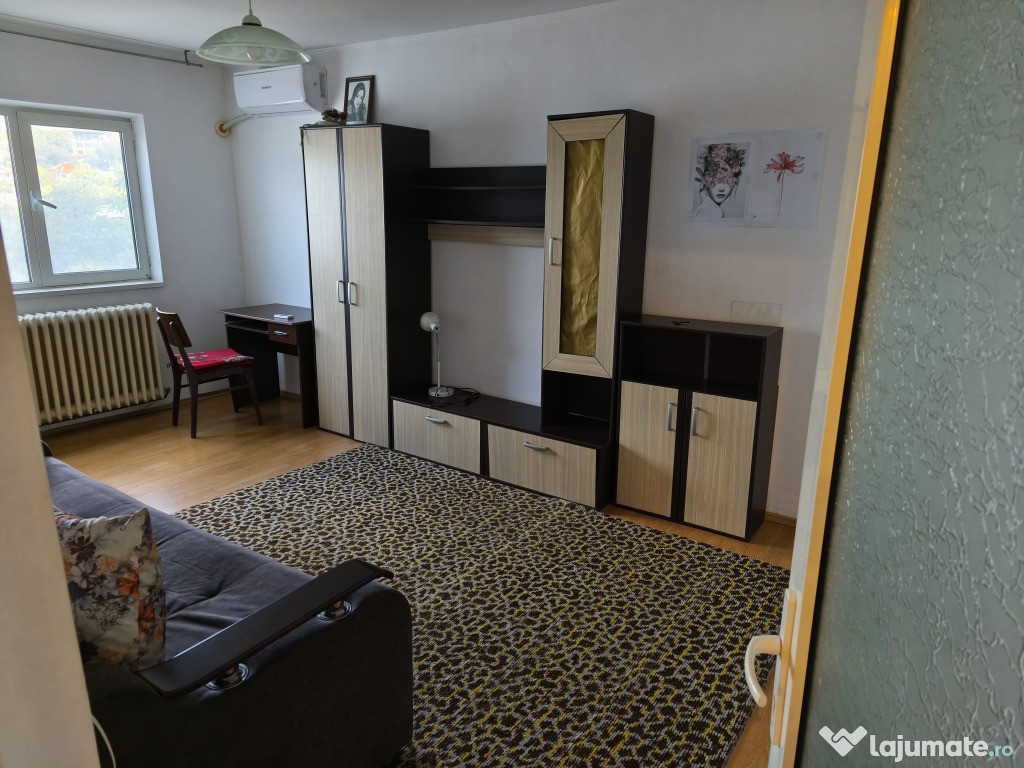 P.F, apartament 2 camere decomandat, Podul de Fier