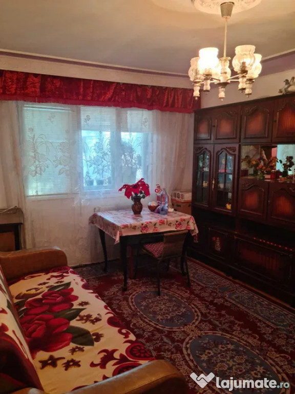 Apartament 2 camere, Tătărași , orientare sudică, etaj 2