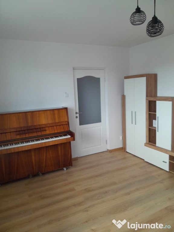 Apartament cu 3 camere de inchiriat, in cartierul Gheorghieni