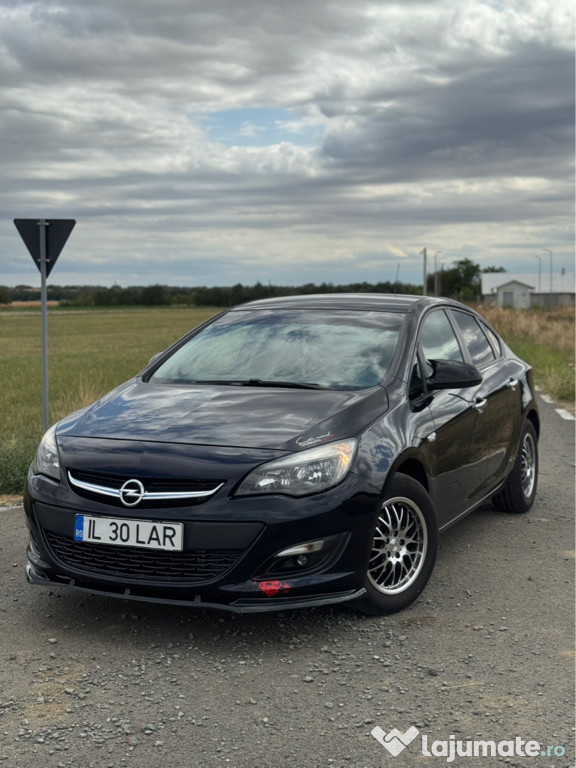 Opel Astra J 1.4 turbo 140 cai