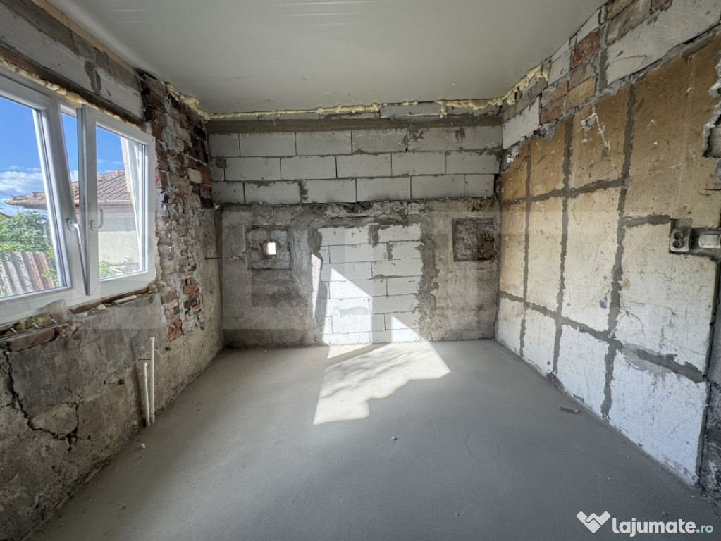 Casă cu 4 camere în Hunedoara
