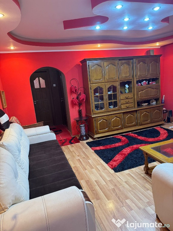 Vând ap.3 camere complet mobilat și utilat