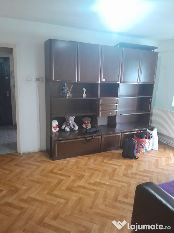 Inchiriez apartament două camere Alecu Russo
