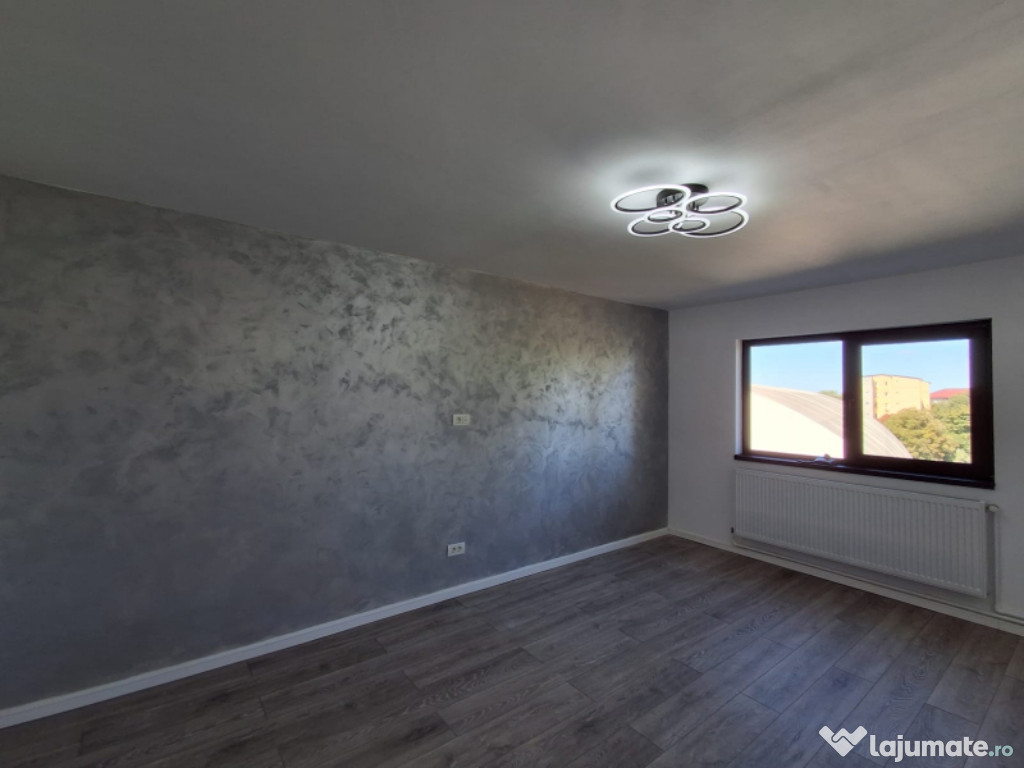Vând apartament 2 camere modernizat