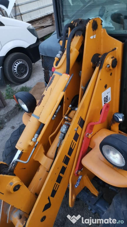 Închiriere buldoexcavator venieri 1.33 b