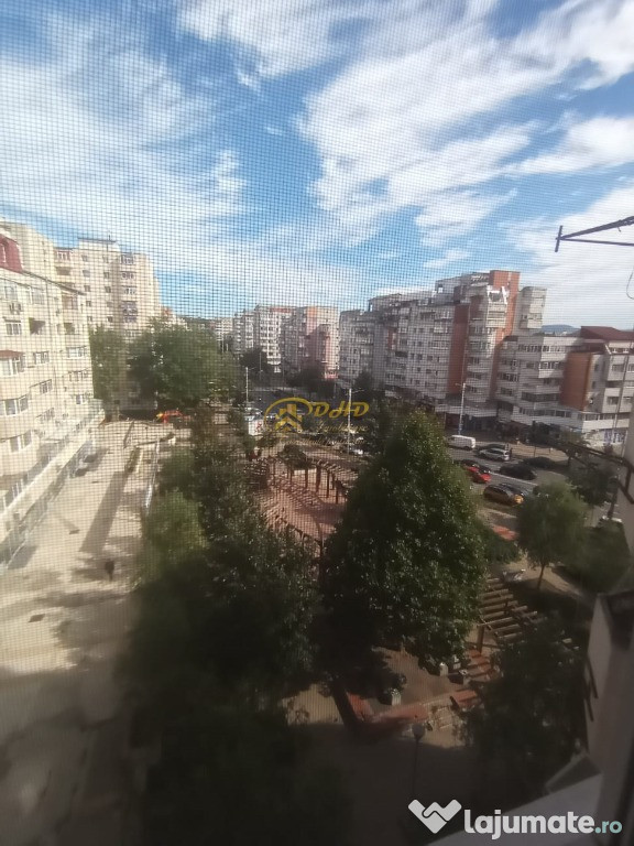 Apartament 4 camere decomandate - Păcurari
