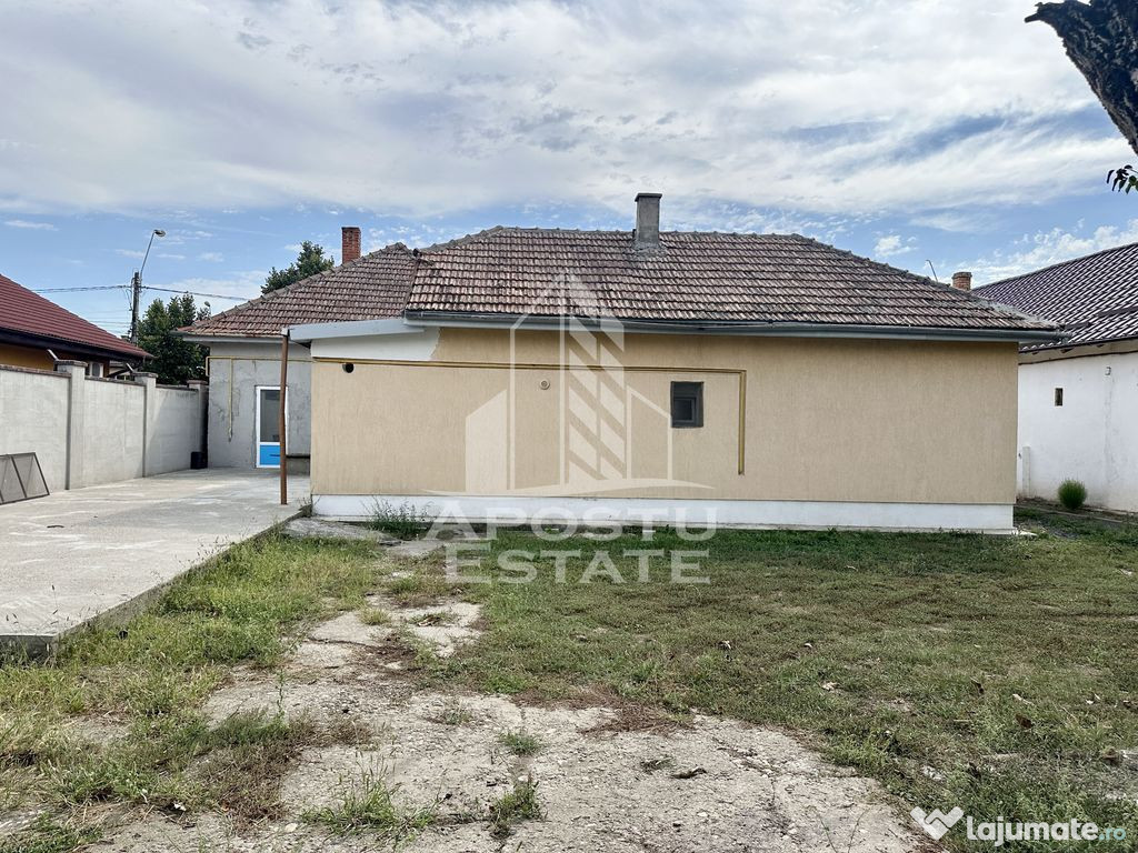 Casa cu teren 1451 mp, Dumbravita