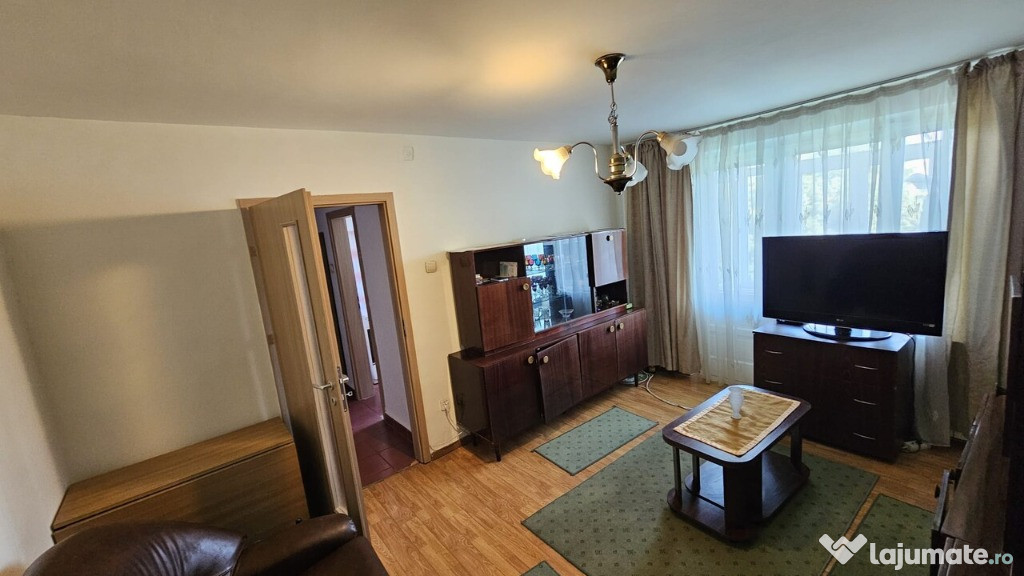 Vand apartament 3 camere - Cina nord