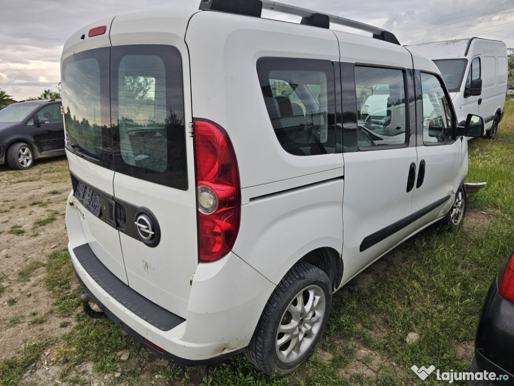 Dezmembrez Opel Combo D 1.6d 1.2i