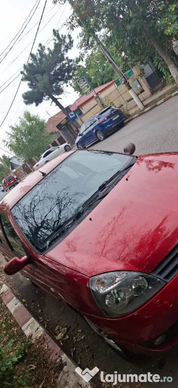 Renault Clio Symbol.