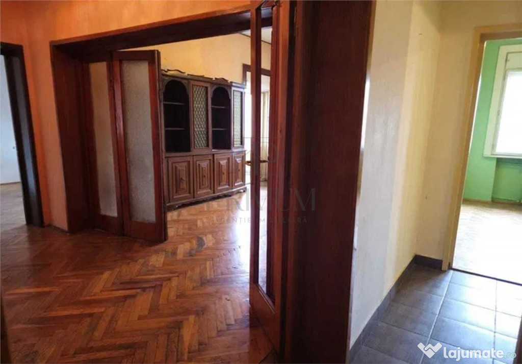 PIATA UNIRII - 4 CAM - ultracentral - decomandat - balcon -