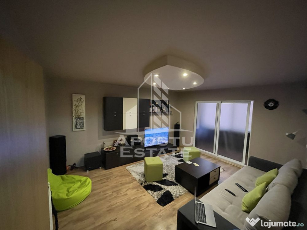 Apartament cu 3 camere, decomandat,2 bai, renovat,central...