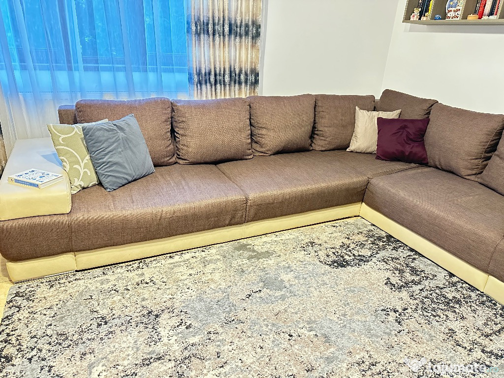 Colțar XL în stare bună