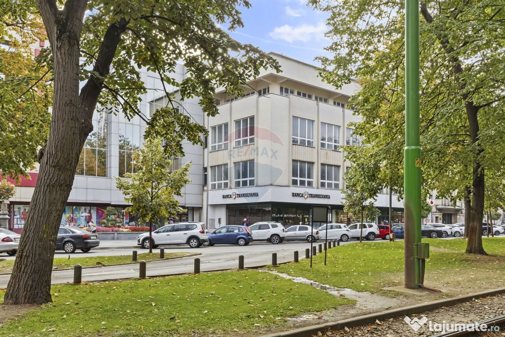 Cladire unica cu destinatii multiple de vanzare Ultracent...