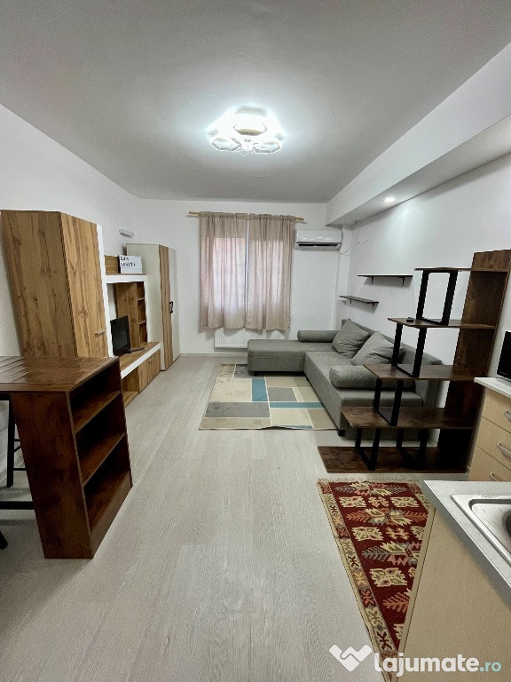 Garsoniera nouă, utilități incluse, metrou 1 Decembrie 5 min, propriet