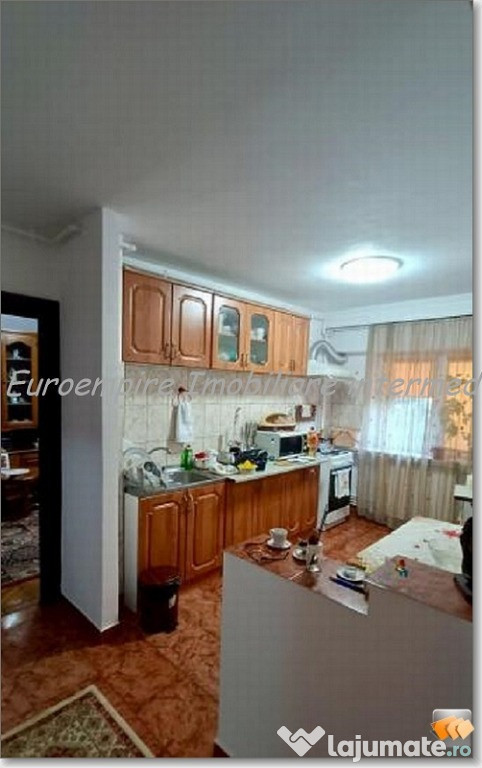 Apartament 3 camere decomandate zona Tomis 3
