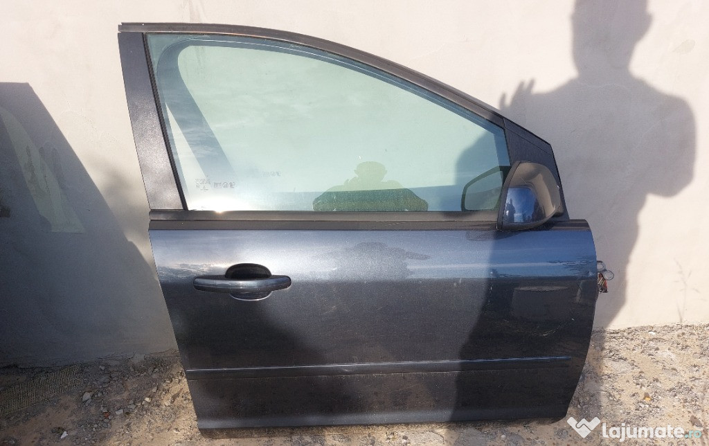 Vând usa stanga fata spate dreapta fata spate ford focus 2 2004-2008