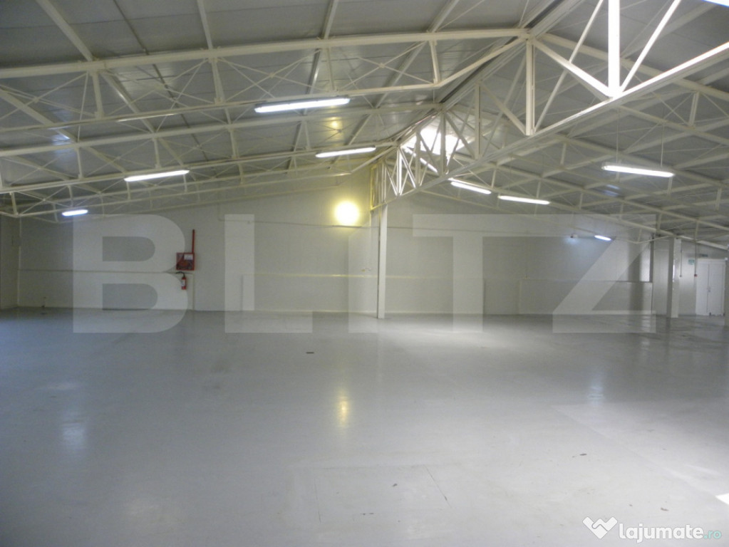 Hala cu birouri, clasa A, 425 mp