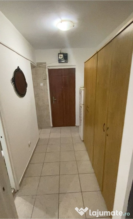 Proprietar,vând garsonieră, Str.Călinești, (Șos.Giurgiului), sector 4.
