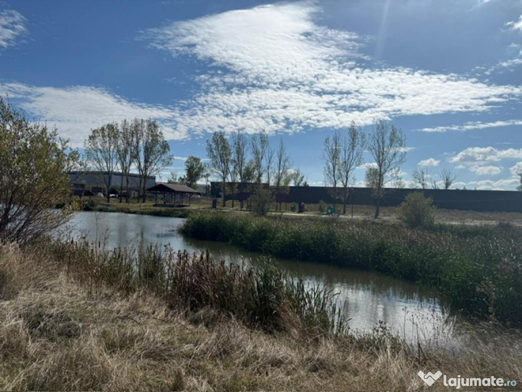 TEREN intravilan 570 mp langa lac PIELESTI