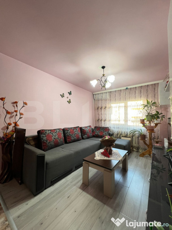 Apartament cu 4 camere, decomandat, 76mp, zona Parcul Teilor